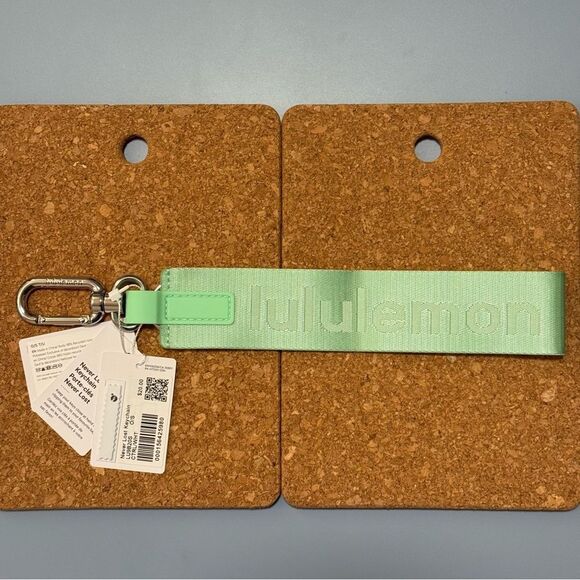 NWT NEVER LOST KEYCHAIN - Citra Lime/White CTRL/WHT - Lululemon - Lime Green - Picture 5 of 8